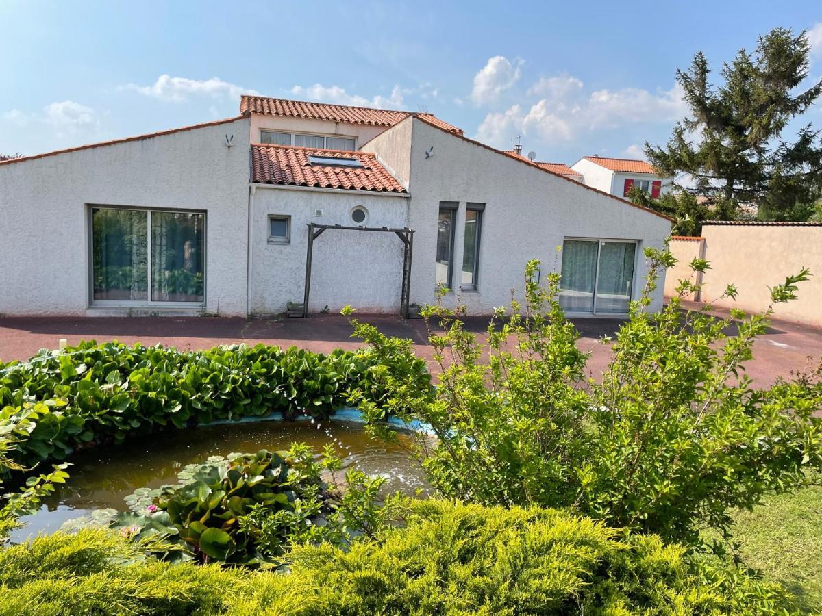 Les Pertuis Rochelais Bed & Breakfast Périgny Dış mekan fotoğraf