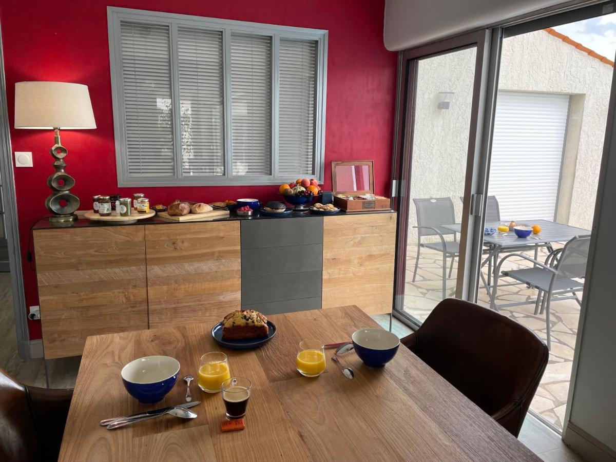Les Pertuis Rochelais Bed & Breakfast Périgny Dış mekan fotoğraf