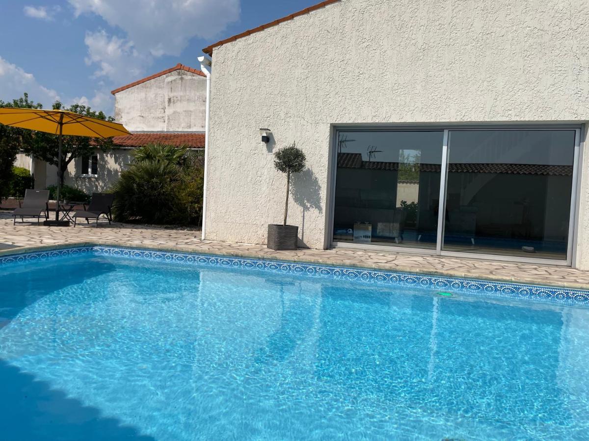Les Pertuis Rochelais Bed & Breakfast Périgny Dış mekan fotoğraf